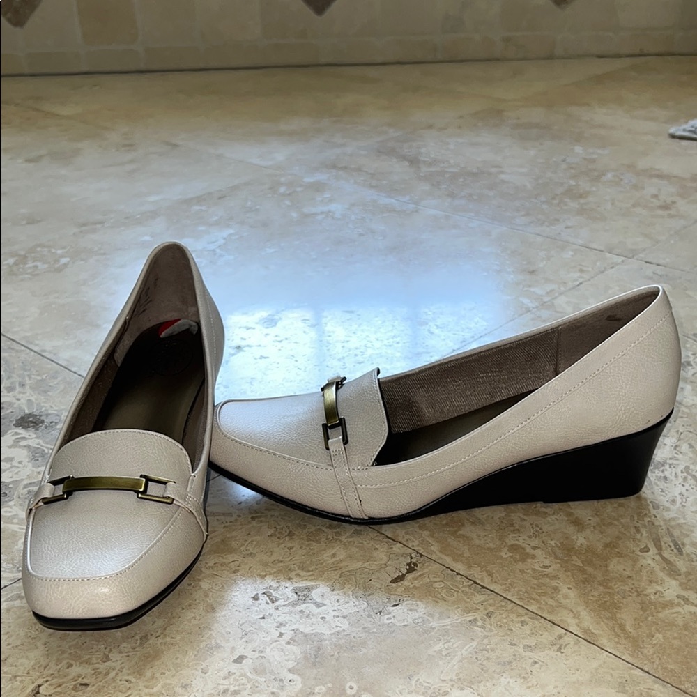 Life Stride Cream Flats with Gold Detail